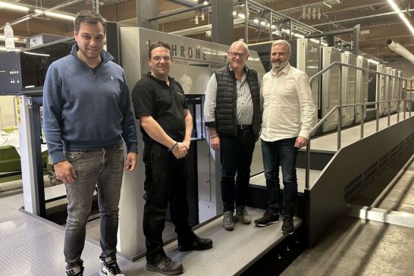 OTT Imprimeurs SAS reinforces its workshop with a Komori GL-840P Advance 8-color and boosts automation