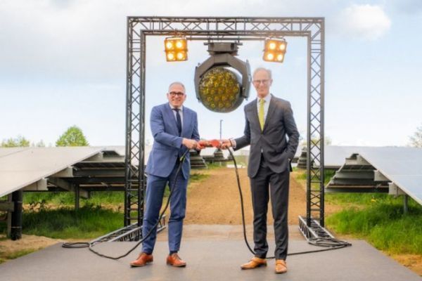 Matthias Diependaele, Flemish Minister-President, and Xavier Bouckaert, CEO of Roularta