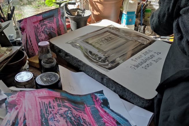 Preparation of the lithographic stone at the Alain Hurstel workshop.