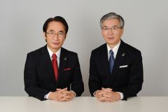 Kouichi Tamai, Chairman of the Board (left) and Hisanori Makaya, CEO of Fujifilm Business Innovation.