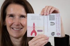 Sophie Wilms, Deputy Prime Minister and Minister of Foreign Affairs of Belgium, presenting the new passport