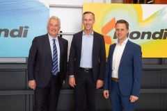 Reinhard Marschall, CEO of Koenig & Bauer DACH, Markus Grtner, CEO of Mondi Corrugated Packaging, and Florian Dbl, CEO of Mondi G
