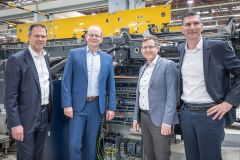 L to R: Florian Stappenbeck COO Koenig & Bauer Sheetfed, Michael Thomas, Siemens Vice President Factory Automation, Marten va