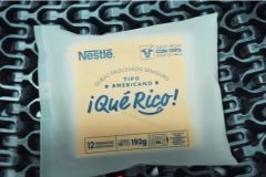 Screenshot of the Self Packing Cheese Nestl video by Ogilvy Colombia